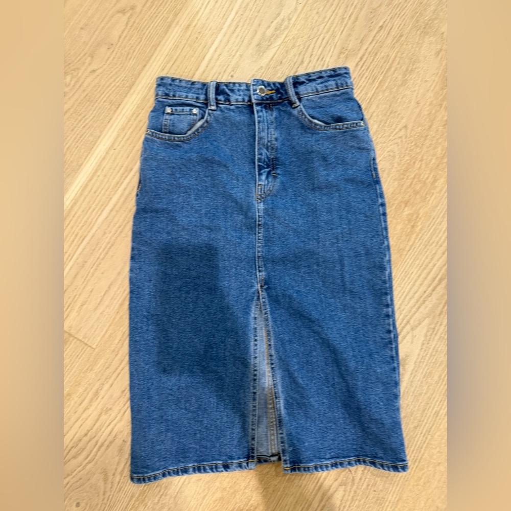 Zara denim skirt front slit size medium